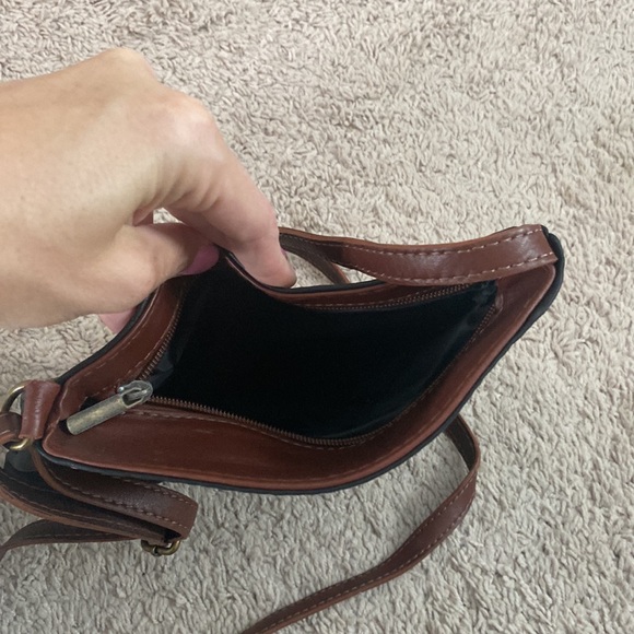 Zipper top black and brown cross body bag - Picture 3 of 5